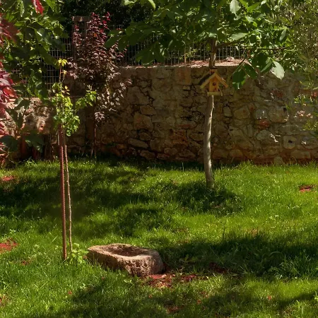 Chalet Vintage Stone-built Country In Richea Kouloureika