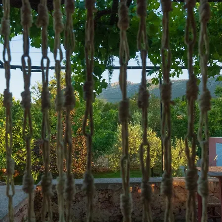 Vintage Stone-built Country In Richea Chalet Kouloureika