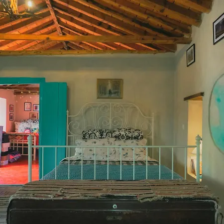 Vintage Stone-built Country In Richea *