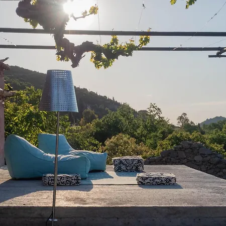 Vintage Stone-built Country In Richea Chalet *